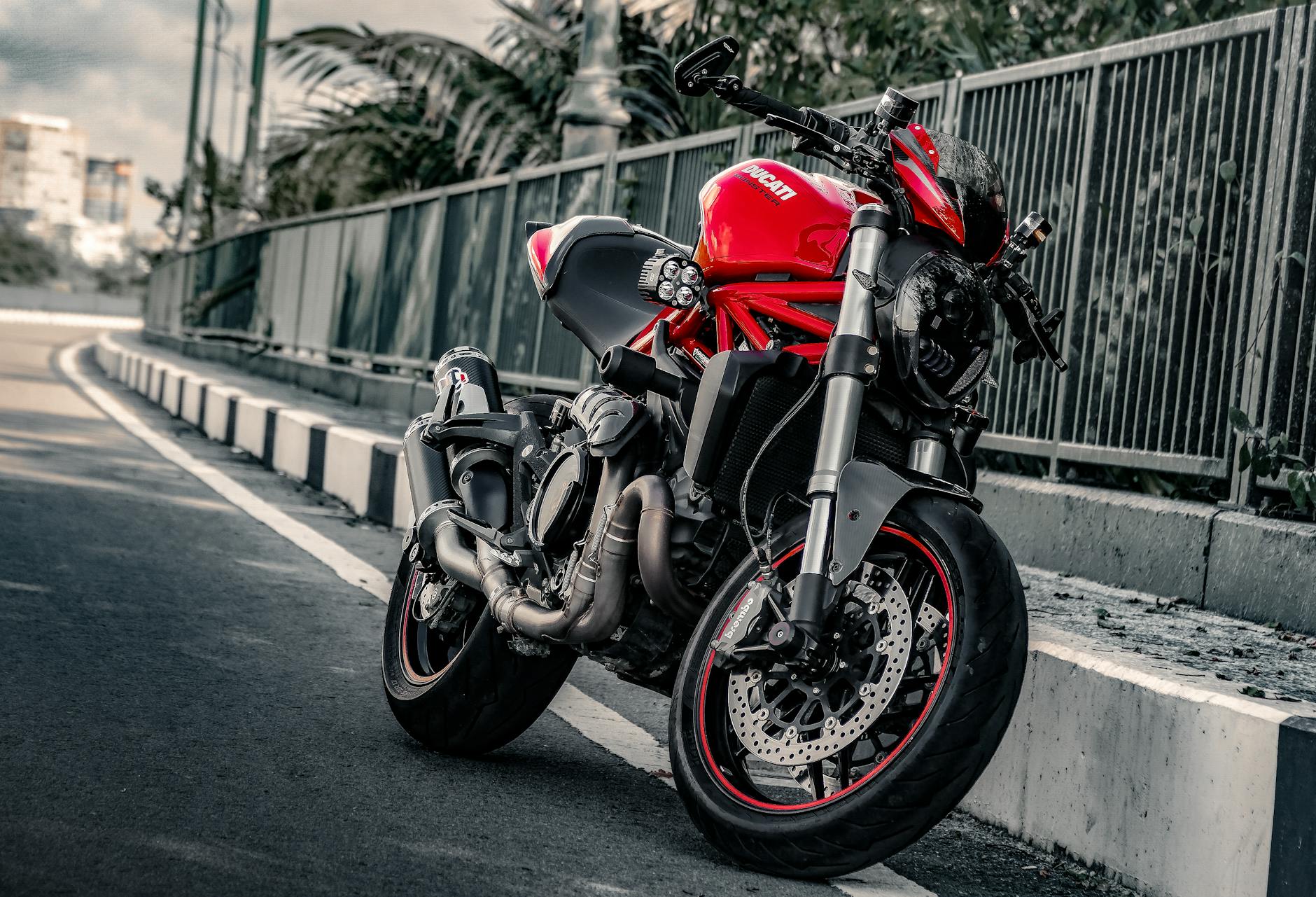 Ducati Monster 937