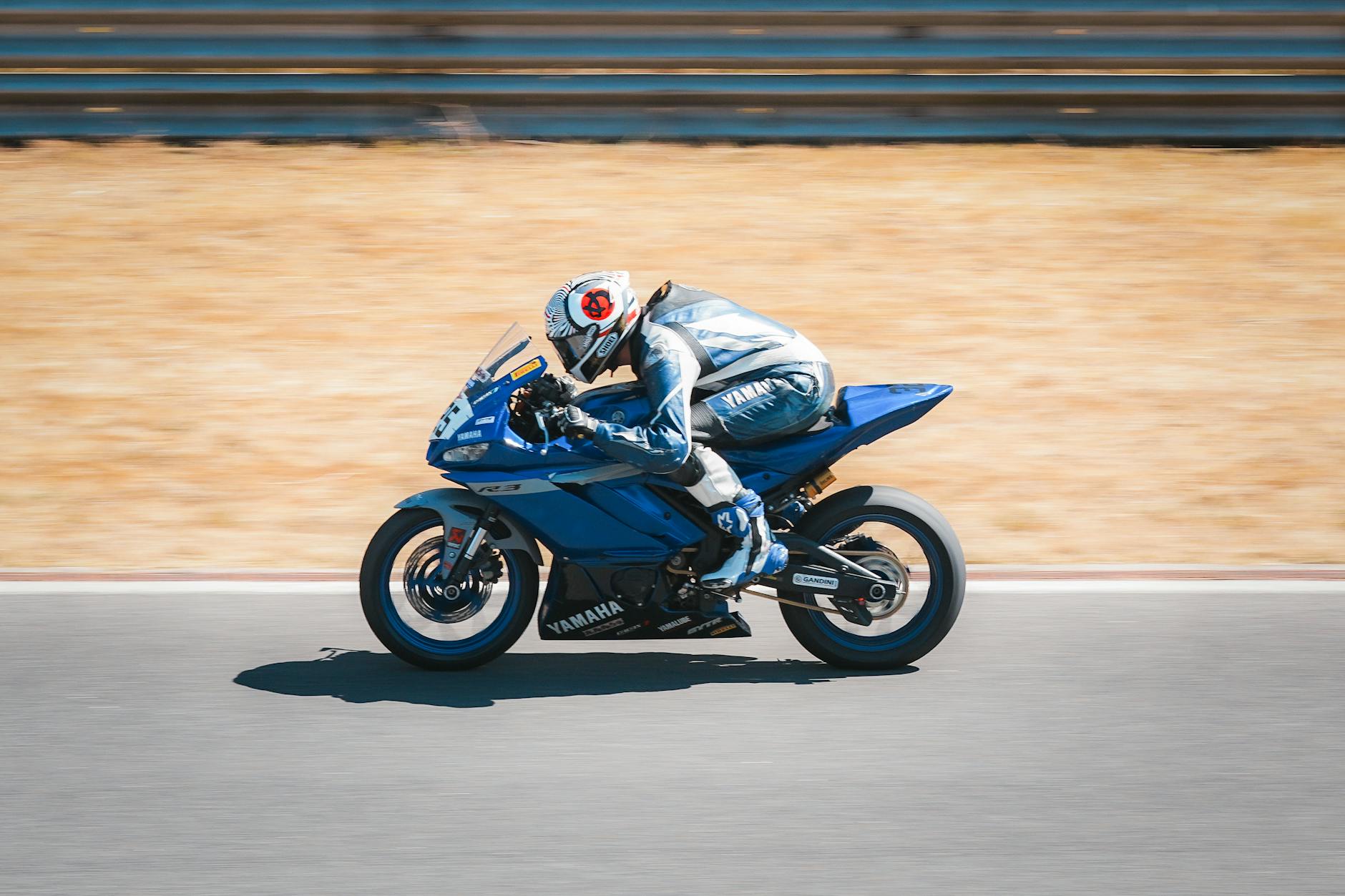 Yamaha R7